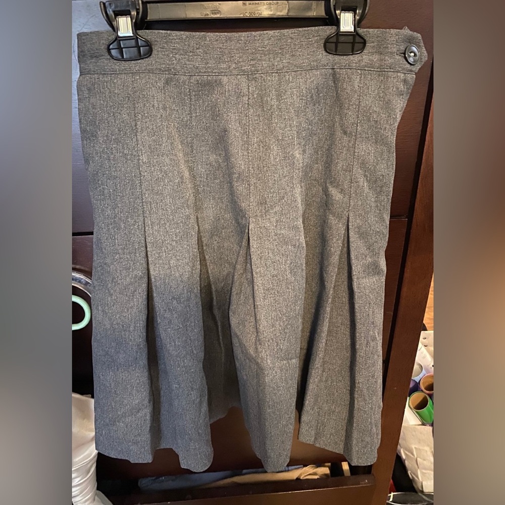 Flynn O’Hara grey box pleat uniform skirt size 14x